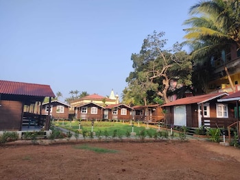 B R Cottages,,3 star