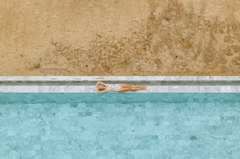 Elite Atoll Beachfront Hotel,,4 star