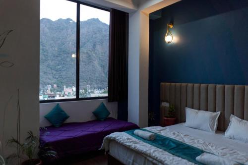 room-image