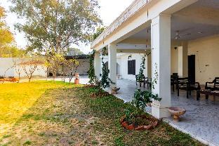 Urban Trippers Shamiyana Villa Byarindam,,3 star