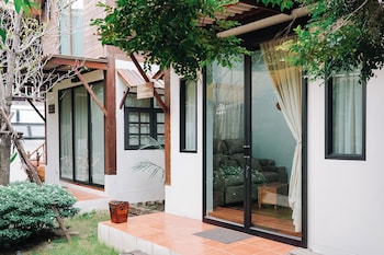 Baanrongmai Canal Front Cafe & Homestay ,,4 star