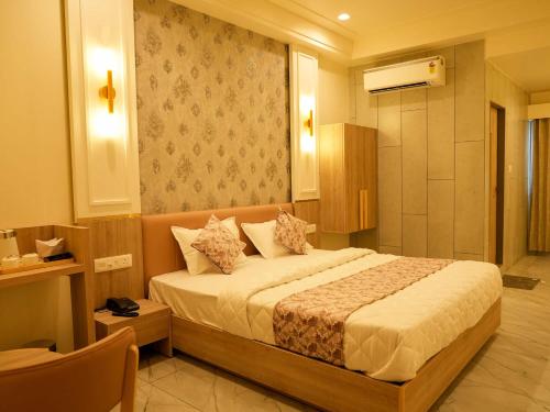 room-image