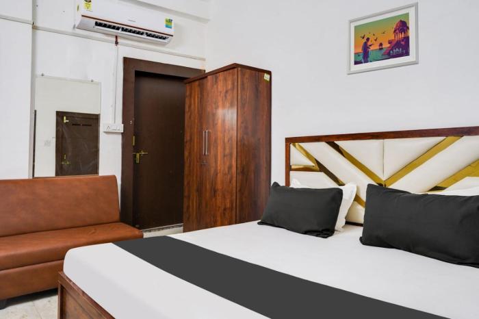 Hotel Aayansh Palace,,1 star