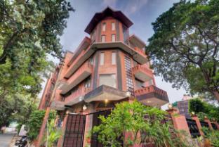 Hotel Marks Inn & Banquet,,2 star