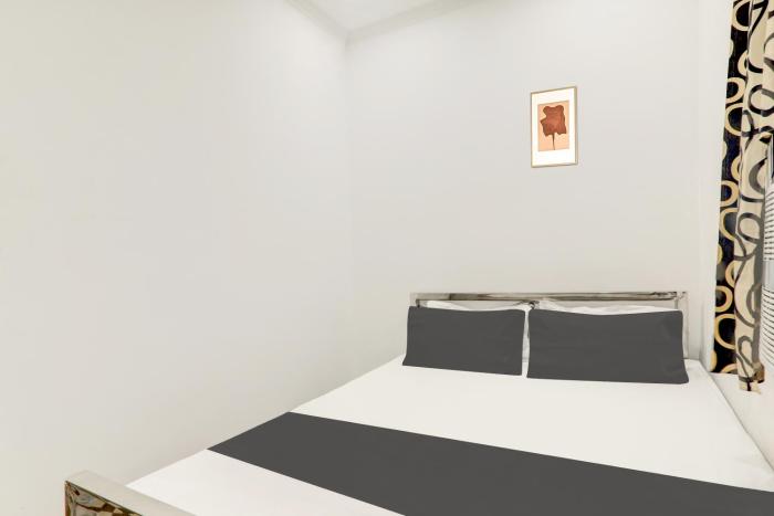 Hotel O Relax Inn,,4 star