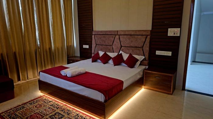 r narayan pleasant inn hotel guptkashi