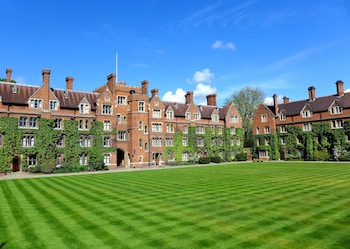 Selwyn College,,3 star