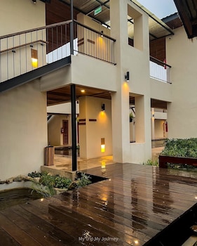 Zenery Lake Resort,,3 star