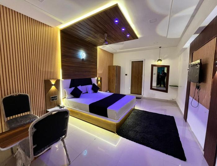 Hotel The Grand Near Maninagar Railway Station Ahmedabad,,3 star