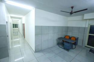 Kallungal Square - Edapally,,3 star