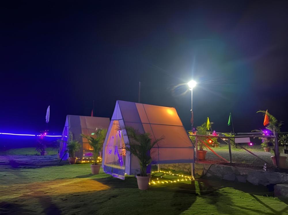 Malshej - Lake - Camping Malshej Ghat,,2 star