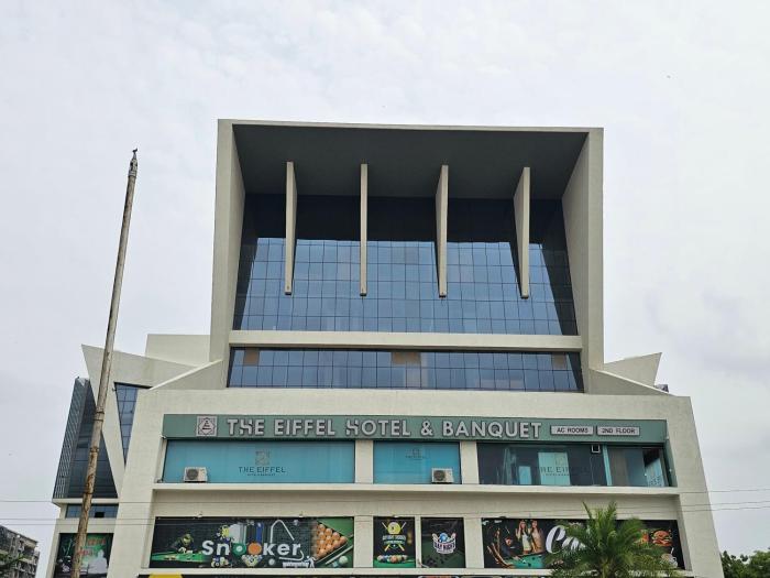 the eiffel hotel and banquet