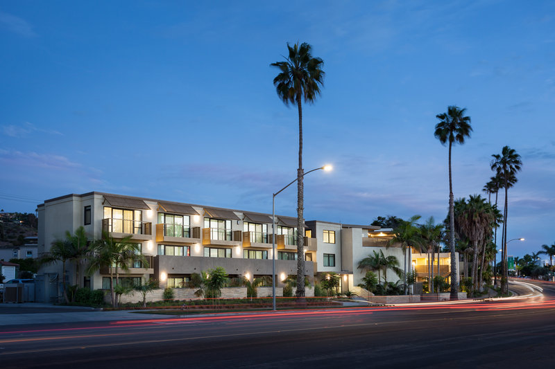 holiday inn express and suites la jolla windansea beach
