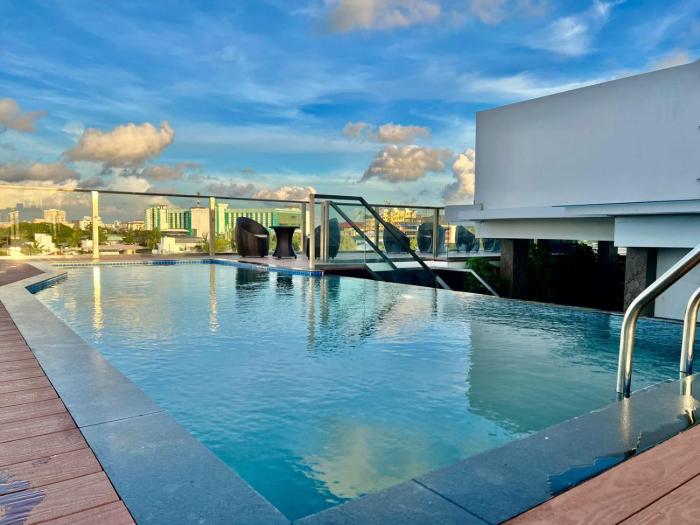 Q-White Crescent,,3 star