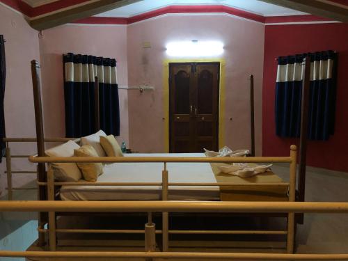 room-image