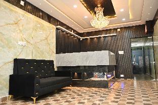 The Vintage Plaza,,2 star