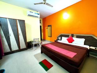 Hotel D2 Holiday Inn Near Sea Beach By Morservices,,3 star
