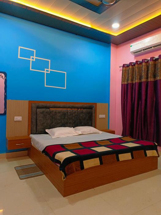 Grihalaxmi Paying Guest House,,4 star