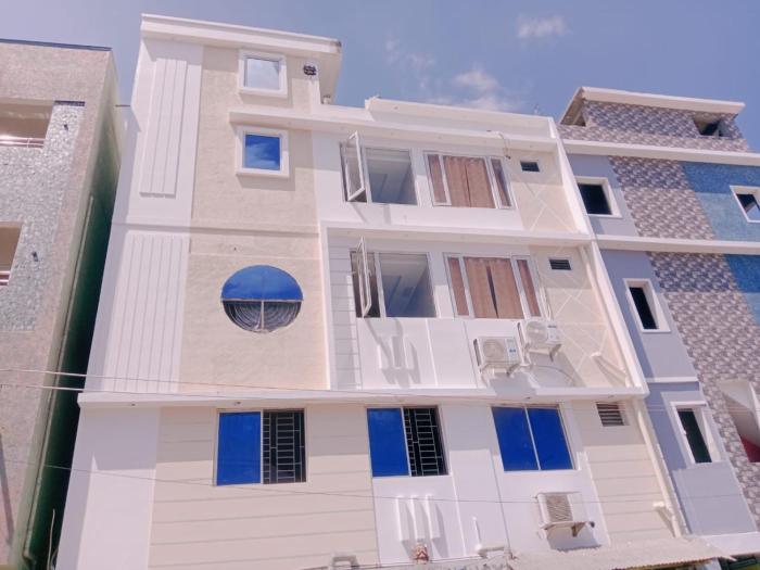 Gm Residency,,2 star