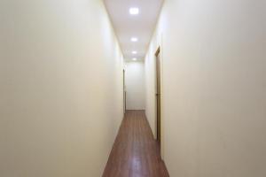 Hotel Crown Near Nesco Center-Oberoi Mall Goregaon East,,2 star