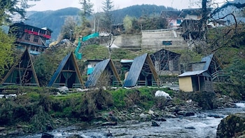 Sunshine Cafe & Cottage Riverside,,3 star