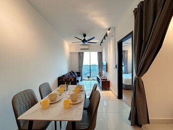 Edumetro By Manhattan Group,,3 star