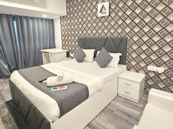 Astha Kandivali Service Apt,,3 star