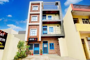 Hotel O Gautam,,3 star