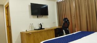 Eastin De Royale,,3 star