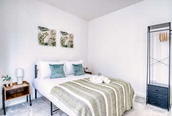 stunning 2 bed city centre and bute park
