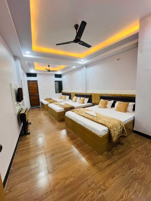 Hotel Advika,,3 star