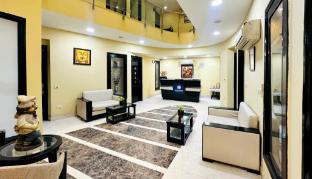 Posh Suites-Golf Course Road,,4 star