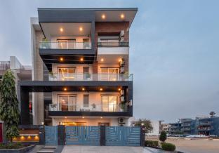 Saavi Hotel Sector- 46,,4 star