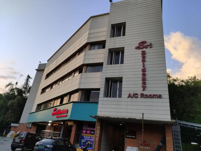 Hotel Sri Bhavan,,2 star