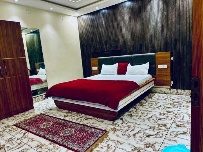 Mehfil Marriage Palace ,,3 star