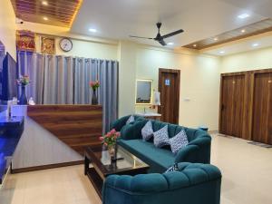 Kartikeya Home Stay,,2 star