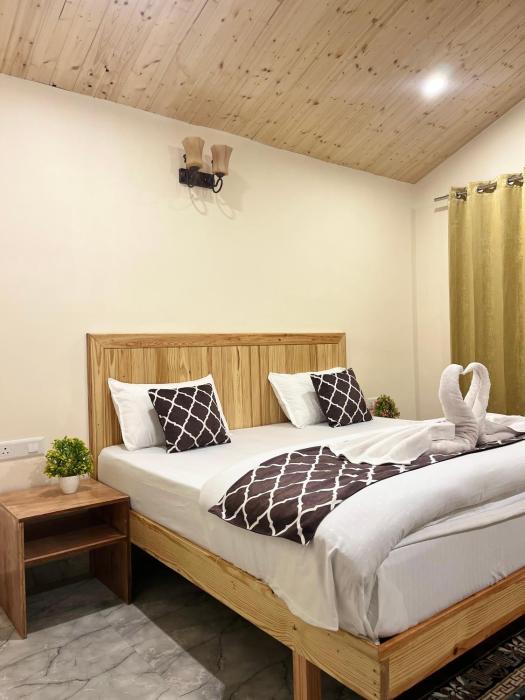 Ahava-Kasol Riverside Cafe & Cottage,,4 star