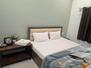 Shree Rajeshwar Bhawan,,3 star