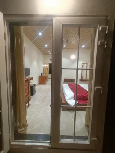 room-image