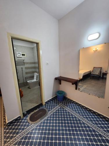 room-image