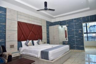 The Palace Suites,,3 star