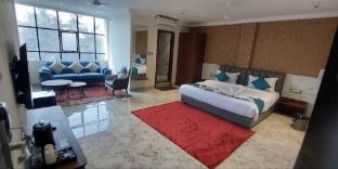 Hotel Indigo,,2 star