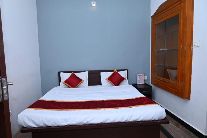 Prakash Residence,,2 star