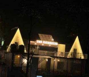 The Farmhouse Cafe & Lounge,,3 star