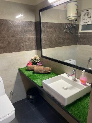 Studio Stays Near Expo Mart,,4 star