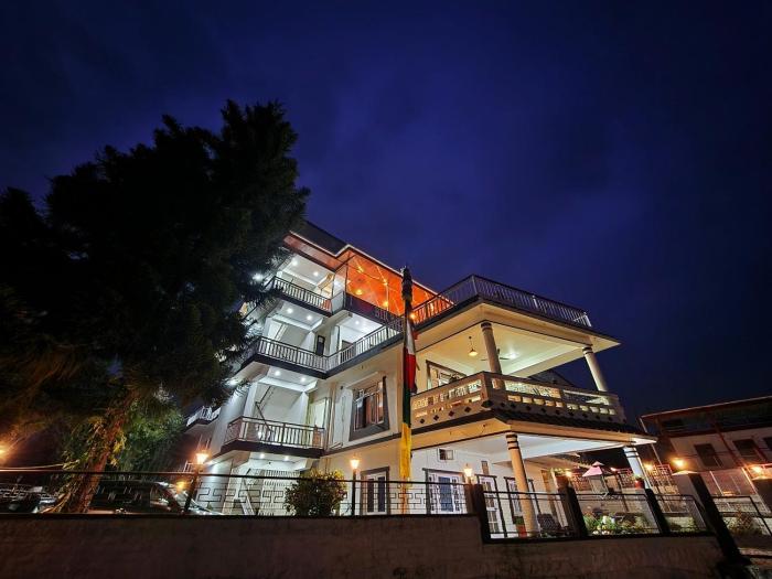 dorjee house and rooftop cafe