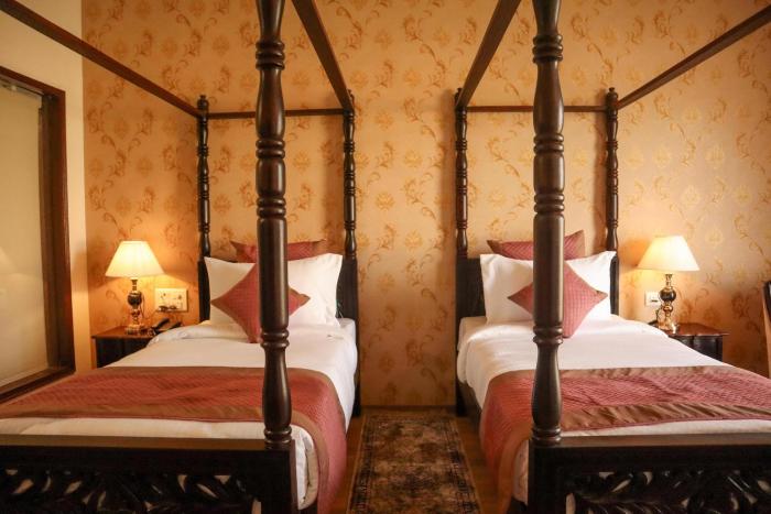 hotel raj vilas the palace