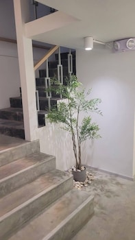 Squirrel House,,2 star