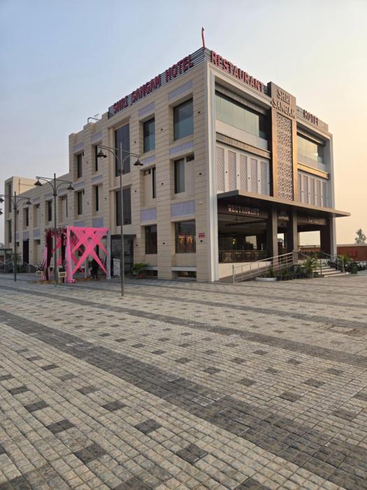 Shri Sangam Hotel,,3 star