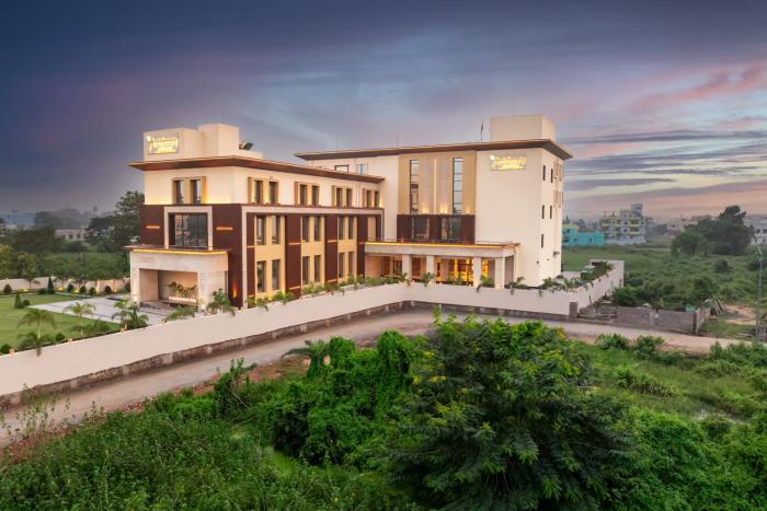 krishna courtyard hotel and convention